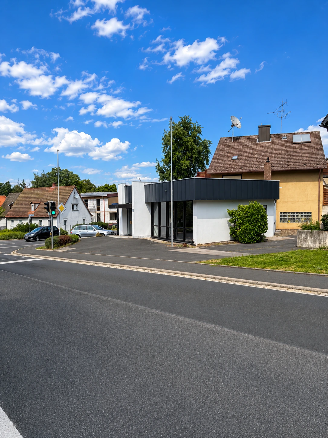 Straßenfassade mit möglicher Werbefläche