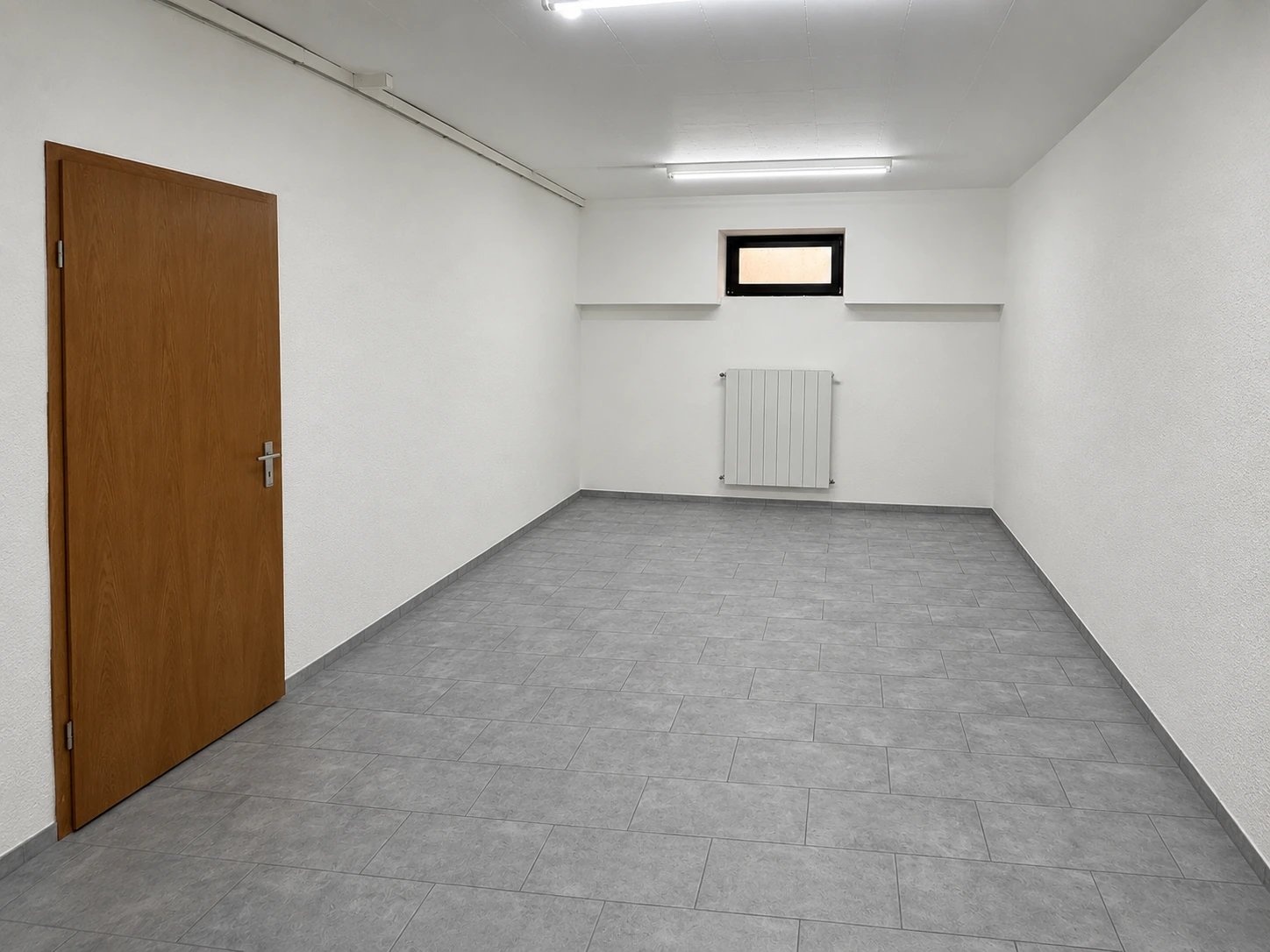 Zweiter großer Kellerraum mit Tageslichtfenster